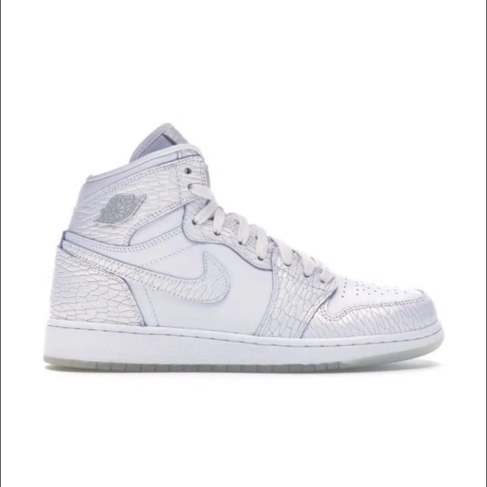 Rare Jordan Retro 1 High Heiress Pure Platinum